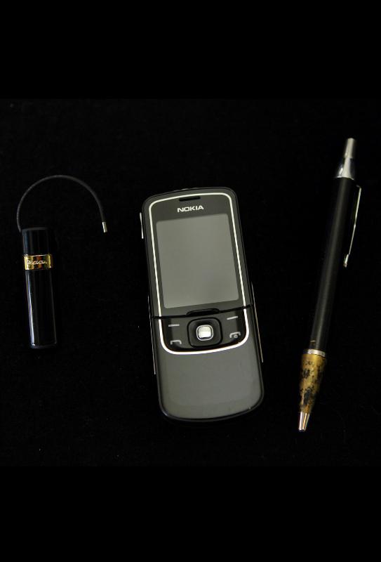Một vài điều về Nokia 8600 Luna